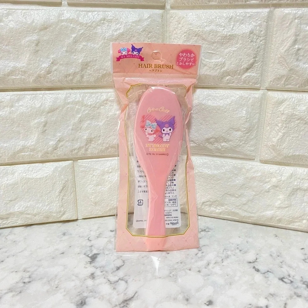 3/$20 🌸 My Melody & Korumi Hairbrush